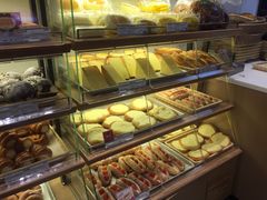 面包甜点陈列柜-山崎面包(苏州中心店)