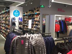 -唯品会(北京国瑞城店)