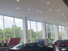 -上海永达奥诚奥迪4S店(申江路店)