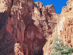 -天山神秘大峡谷