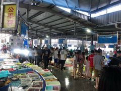 -霞涌市场海鲜摆卖区