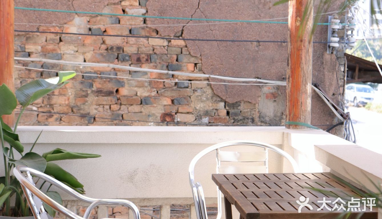 库存咖☕️和16岁“苏菲”，晒太阳、叹咖啡、聊人生