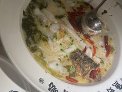 -江渔儿酸菜鱼·拔草餐厅(虎门君乐汇店)