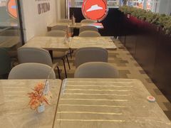 -必胜客(WOW中心城店)