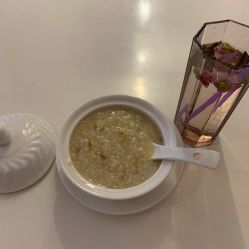 -蕾蕾美颜美容美体