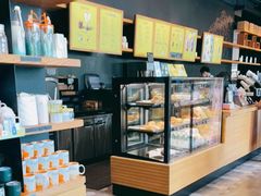 面包甜点陈列柜-星巴克(洛阳中州路王府井店)