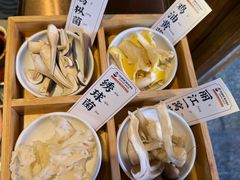 -阿婆情腊排骨火锅·野生菌季(古城旗舰店)