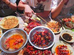 -巴厘龙虾·榜首油焖大虾(音乐学院·沿江酒馆店)