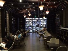 -钟书阁(松江泰晤士小镇店)