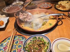 -洱火云南酸菜牛肉火锅(石景山当代商城店)