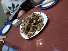 -乌托邦小船海鲜烤吧
