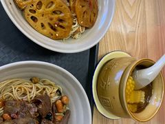 玉米排骨瓦罐汤-万方圆拌粉瓦罐汤(九江湖滨店)