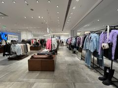 -URBAN REVIVO(上海中庚漫游城店)