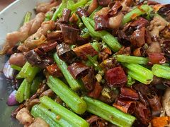 干锅肥肠-乐友川味家常菜馆