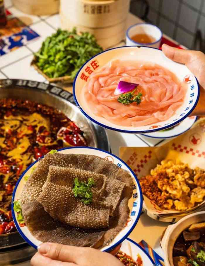 贤合庄卤味火锅(龙江新城市广场店)-"第三次来这儿吃饭了,这儿的菜品