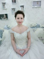 -红馆妆造(中央大街店)