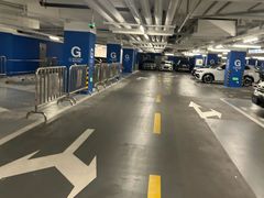 -前滩太古里木区停车场