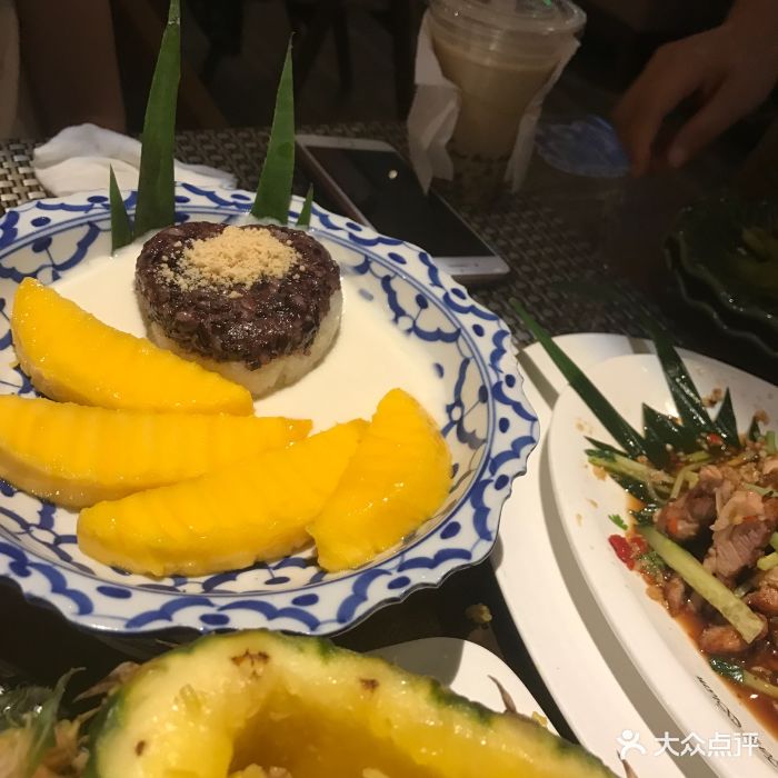 壹方城美食图片