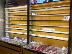 -优医视平价眼镜蔡司依视路折扣工厂店(德胜门店)