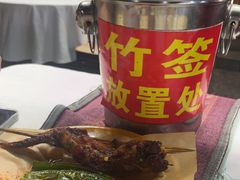 -刘姐啤酒鱼民族演艺餐厅(西街总店)
