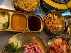 -釜山火炉·海鲜烤肉(紫藤路店)