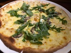 松露味蘑菇披萨-MARU玛露音乐餐厅(前滩世贸店)