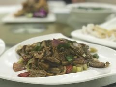 咸酸菜炒牛欢喜-荷塘食府