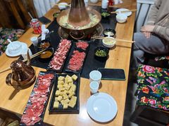 -果松木炭酸菜铜火锅·外婆参鸡汤