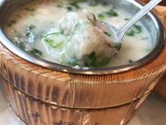 一桶鲮鱼球粥-御彩酒家(东风东路店)