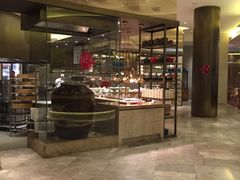 -华邑酒店·鲜艳全日自助餐厅