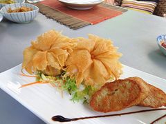 石榴球拼扎肉糯米肉饼-T館·花园艺术餐厅