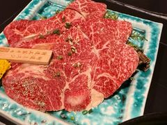 -山川小町·极番烧肉(新地假日广场店)