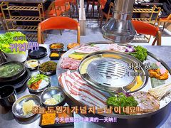 -哈哈碳都·牛肋条无限自助烤肉(台江万达店)