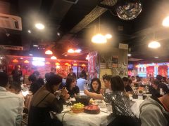 大堂-鲜入围煮花胶鸡海鲜火锅