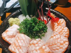 三文鱼鱼腩-魔丼屋(日月光店)