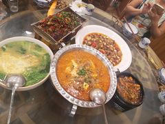 -石磨豆花家常菜·牦牛排土火锅