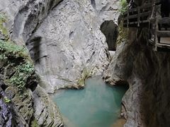 -龙水峡地缝景区