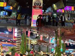 -三亚火车头万人海鲜广场