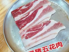 乡村黑猪五花肉-牛信亭韩国料理·炭火烤肉(紫藤路店)