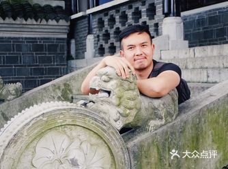 青岩古镇是贵州的一处著名旅游景点……类似于丽江古城湘