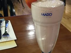 草莓奶昔-MADO冰淇淋咖啡馆(淘金店)