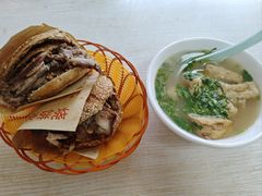 -洪峰浩老北京烧饼夹肉(角门路店)