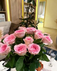 -百秀名媛纹绣美学护肤中心