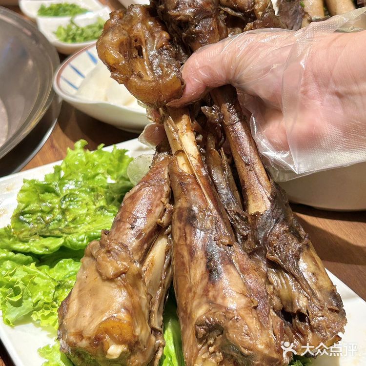 🥩好羊肉清水煮,美味尽在 313 羊庄!✨