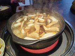 乌鸡菌汤锅-芸鲜季·云南野生菌餐厅· 云南风物味研社(闵行店)