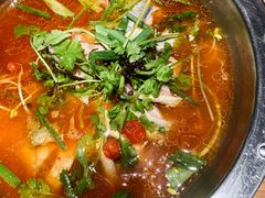 -野山舂·贵州现舂酸汤火锅(鸿通城店)