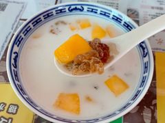椰汁桃胶芒果-传统糖水