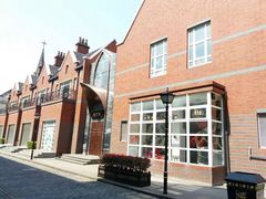 -钟书阁(松江泰晤士小镇店)