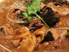 小鸡炖蘑菇-上关雪東北菜(中房金谊店)