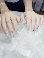 -丽心自助美甲美睫